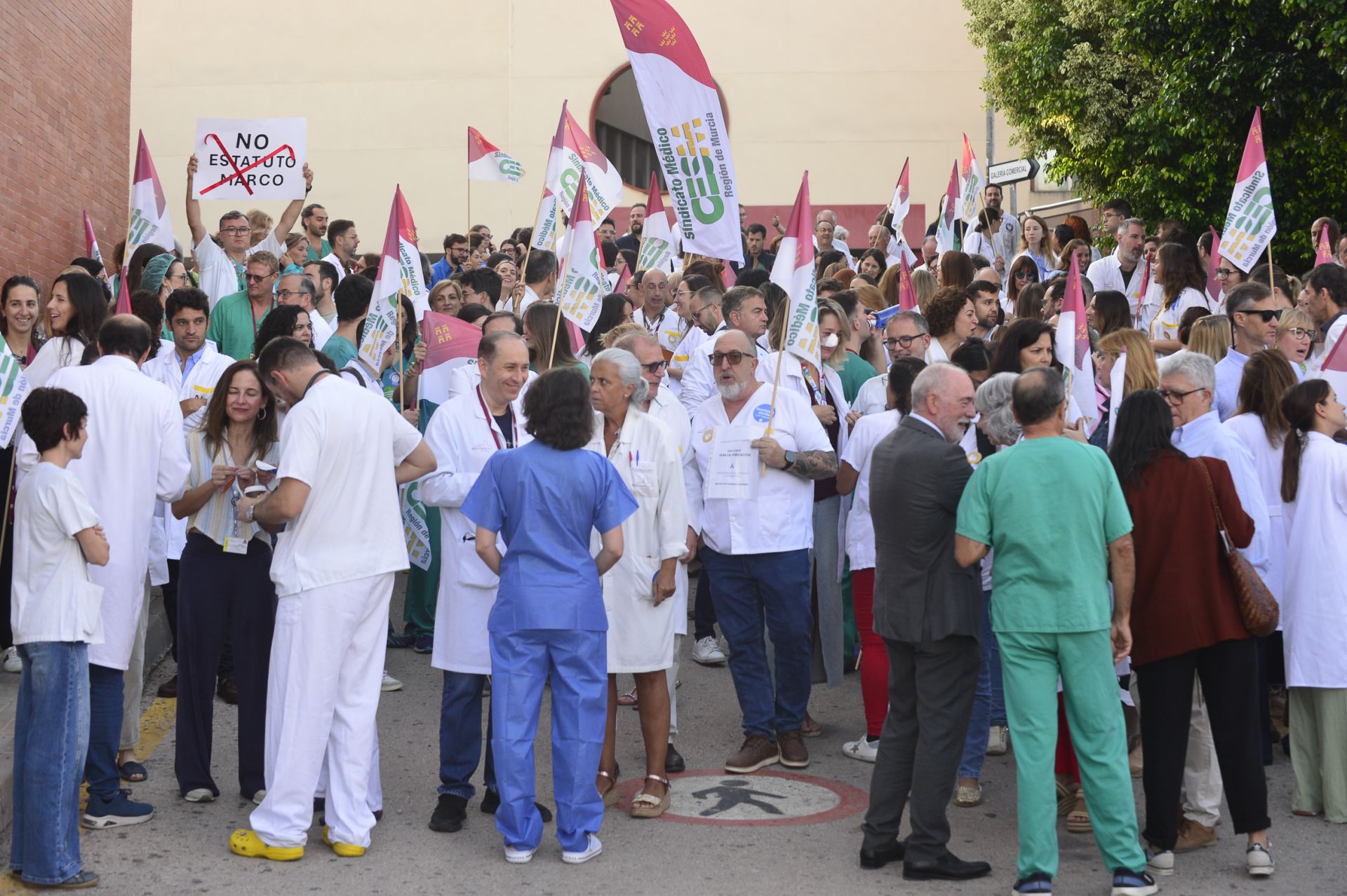 En imágenes, huelga nacional de médicos en la Región de Murcia