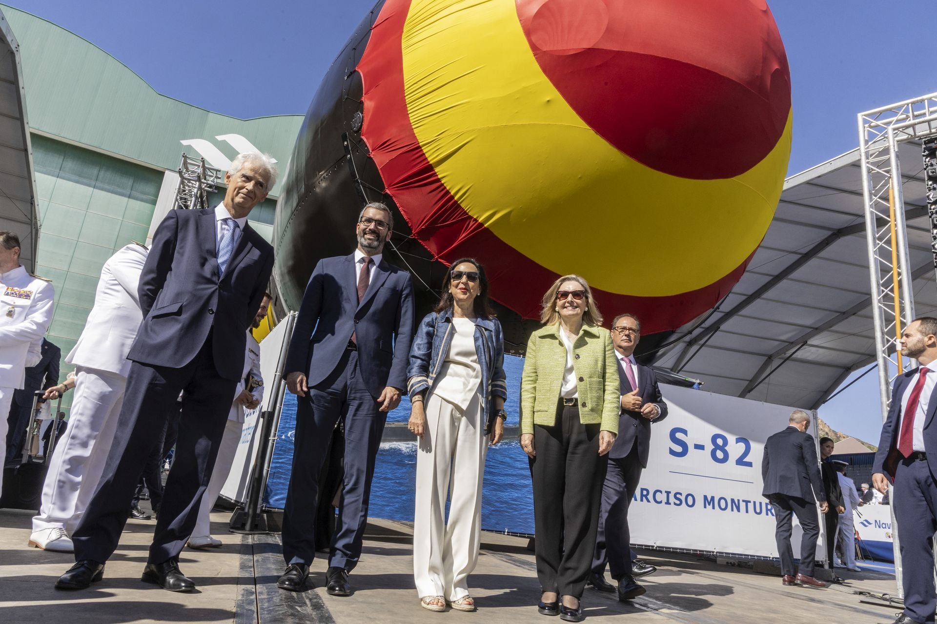 La puesta a flote del submarino S-82 &#039;Narciso Monturiol&#039;, en imágenes