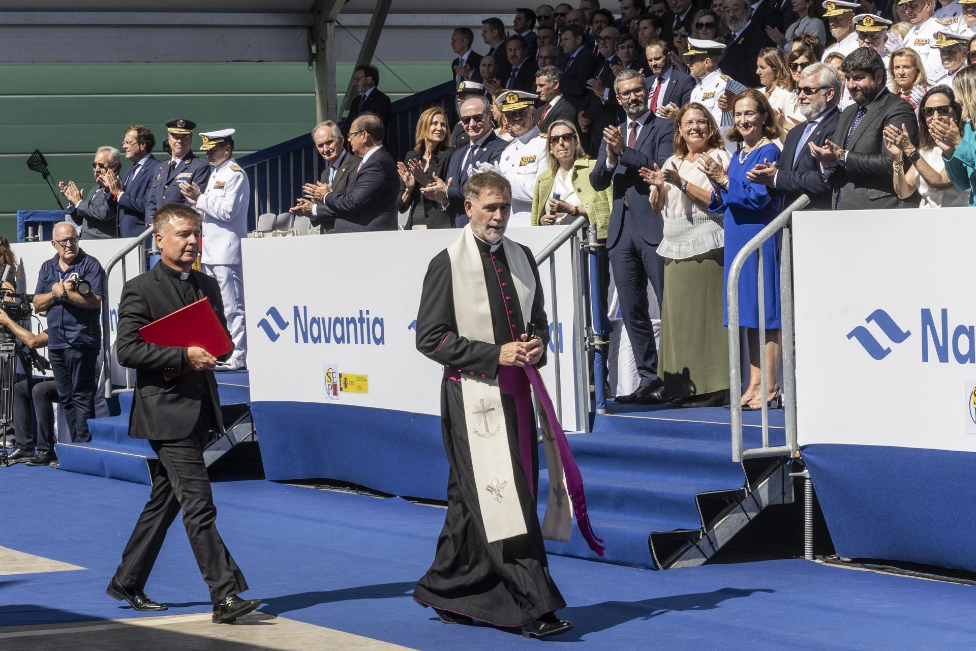 La puesta a flote del submarino S-82 &#039;Narciso Monturiol&#039;, en imágenes