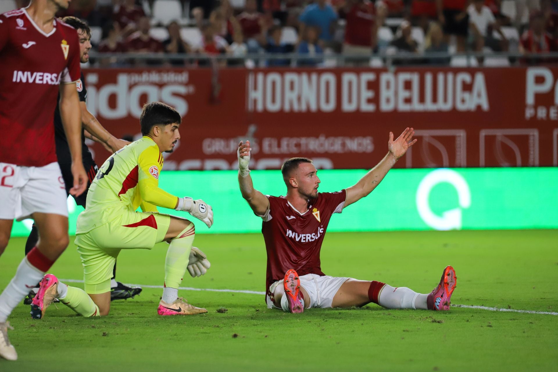 El Real Murcia se queda con la miel en los labios, en imágenes