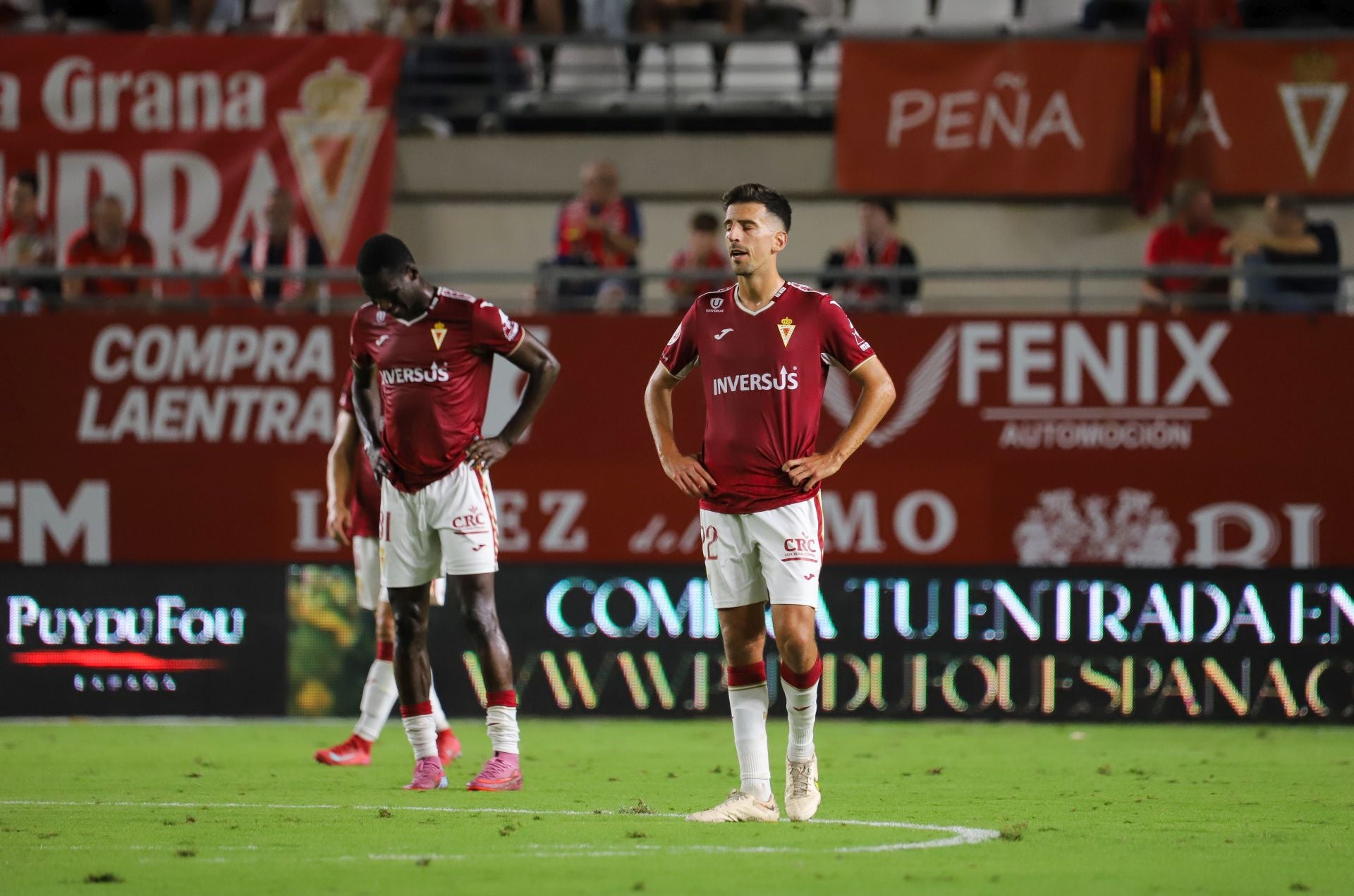 El Real Murcia se queda con la miel en los labios, en imágenes