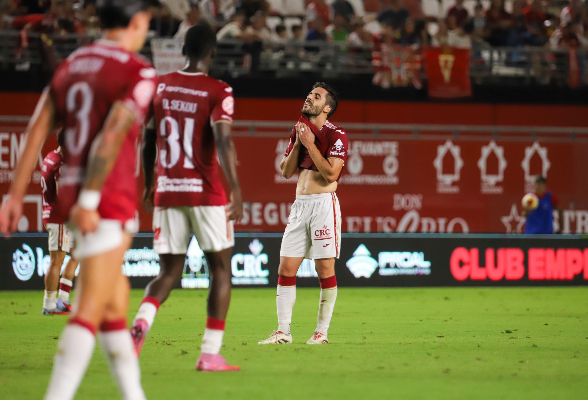 El Real Murcia se queda con la miel en los labios, en imágenes