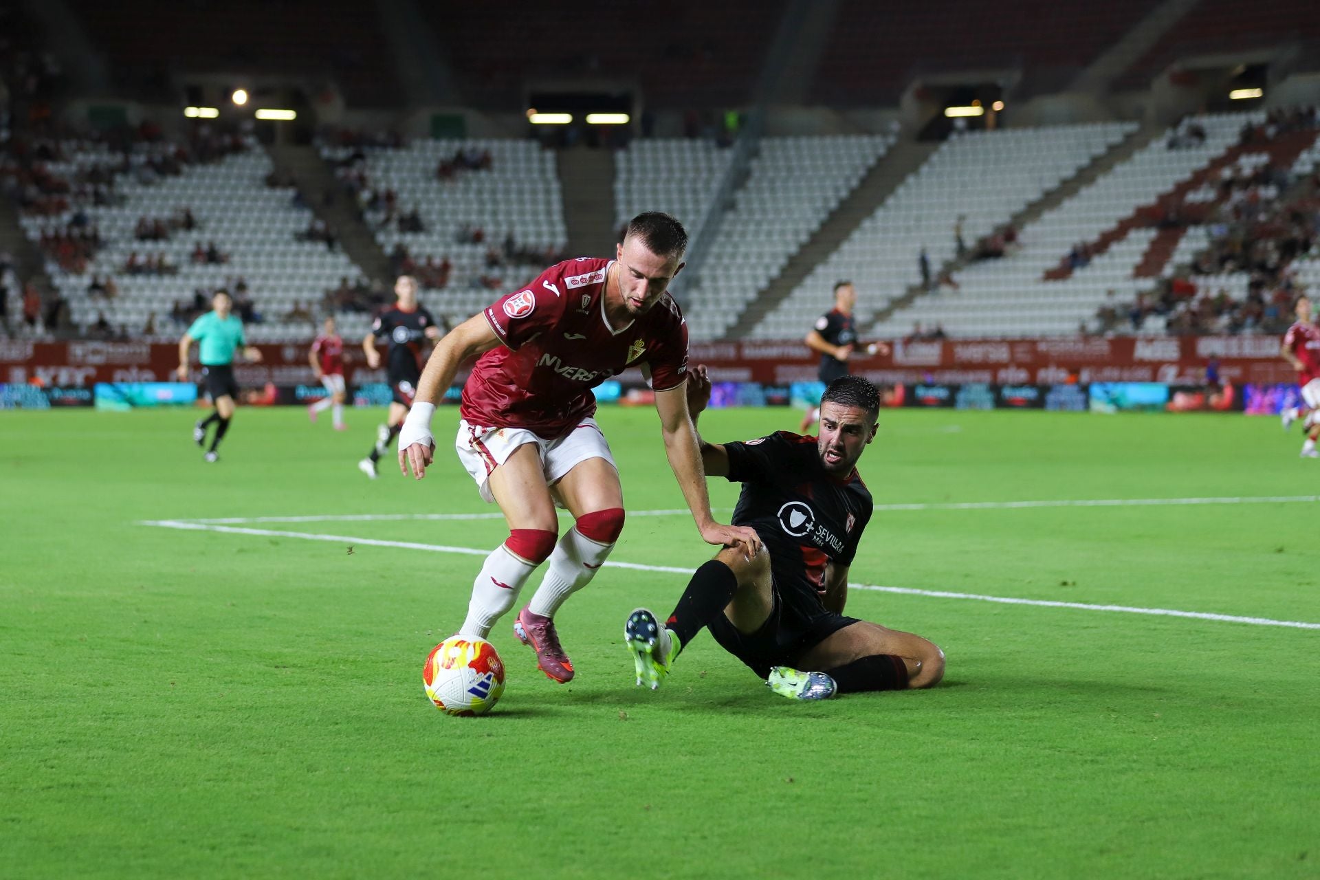 El Real Murcia se queda con la miel en los labios, en imágenes