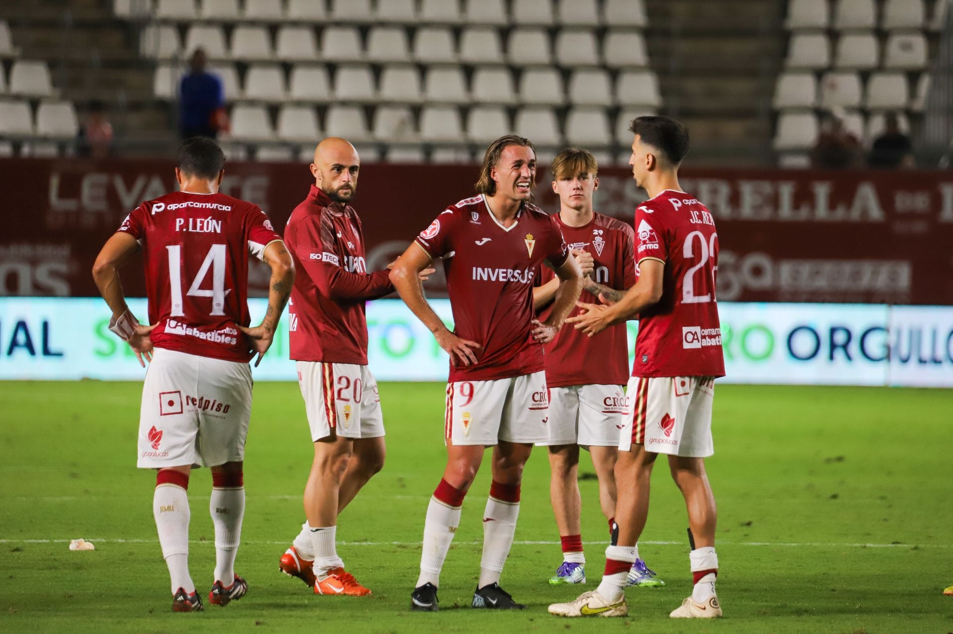 El Real Murcia se queda con la miel en los labios, en imágenes