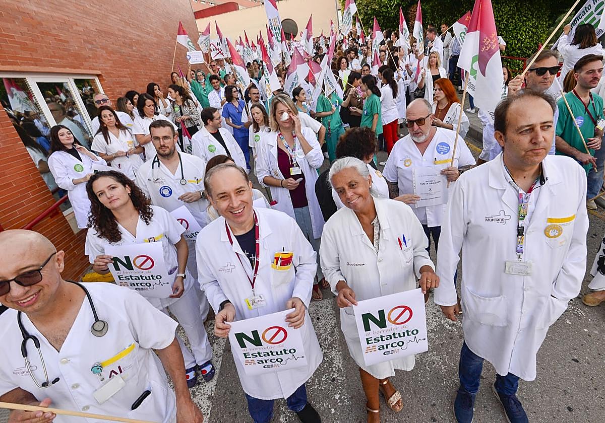 En imágenes, huelga nacional de médicos en la Región de Murcia