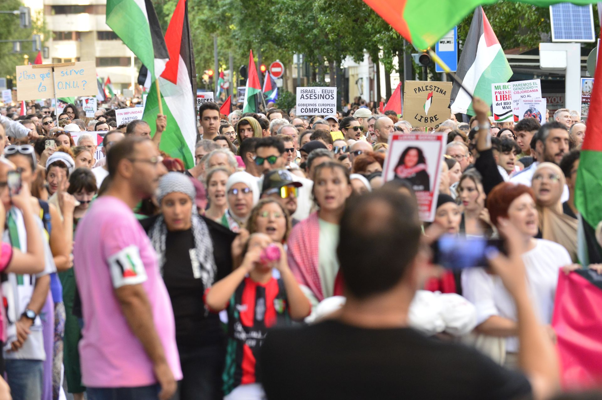 La masiva manifestación por Gaza en Murcia, en imágenes