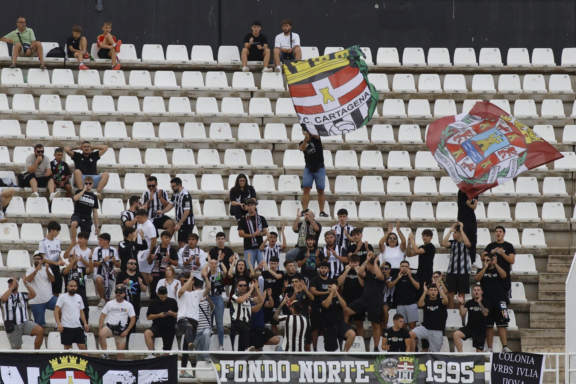 El FC Cartagena aplasta sin piedad al Tarazona, en imágenes