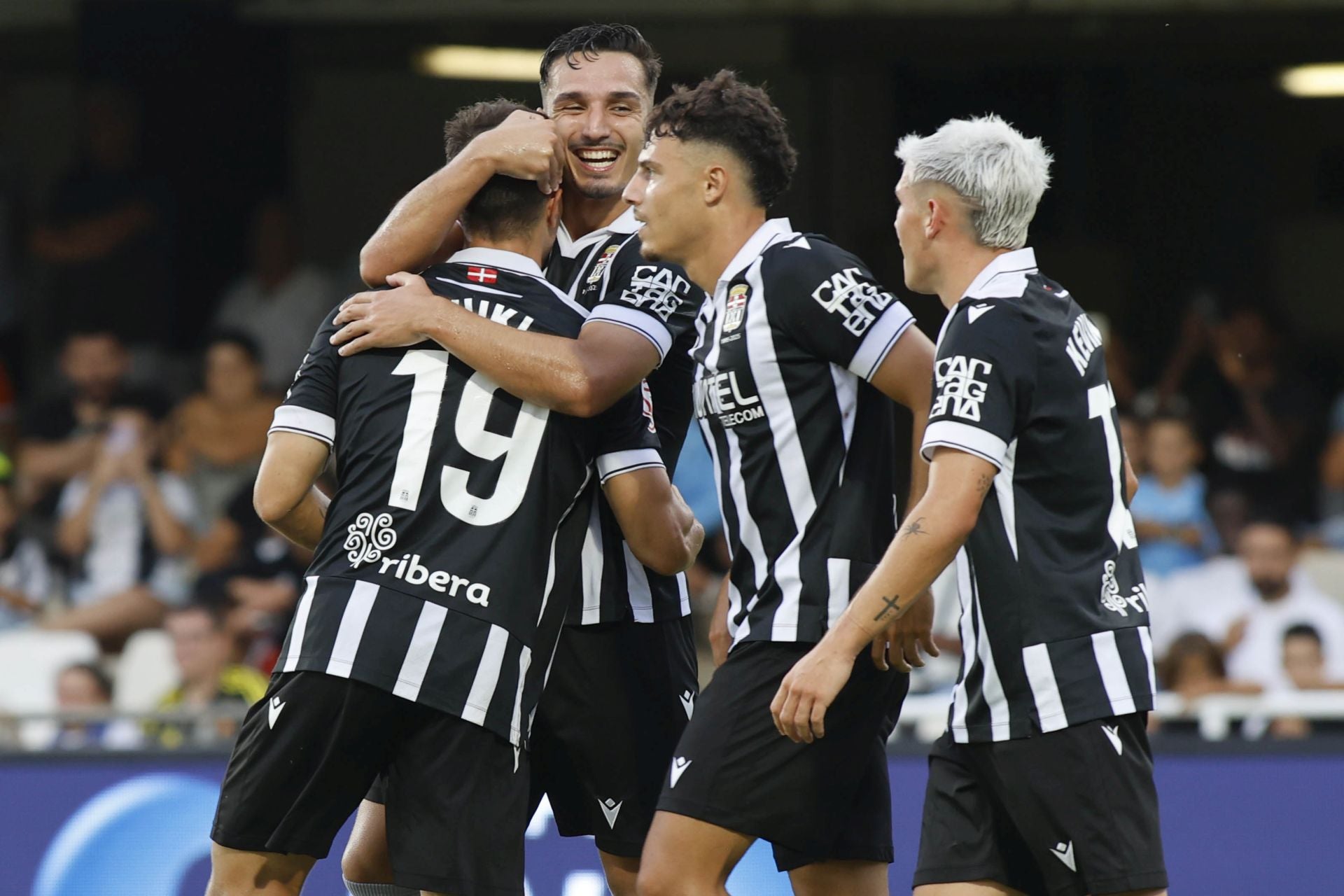 El FC Cartagena aplasta sin piedad al Tarazona, en imágenes