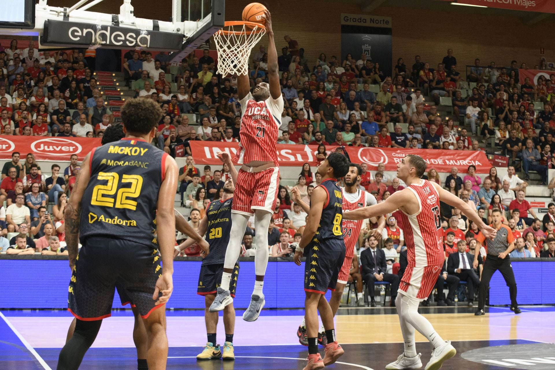 Un UCAM de sobresaliente el primer día ante el Andorra, en imágenes