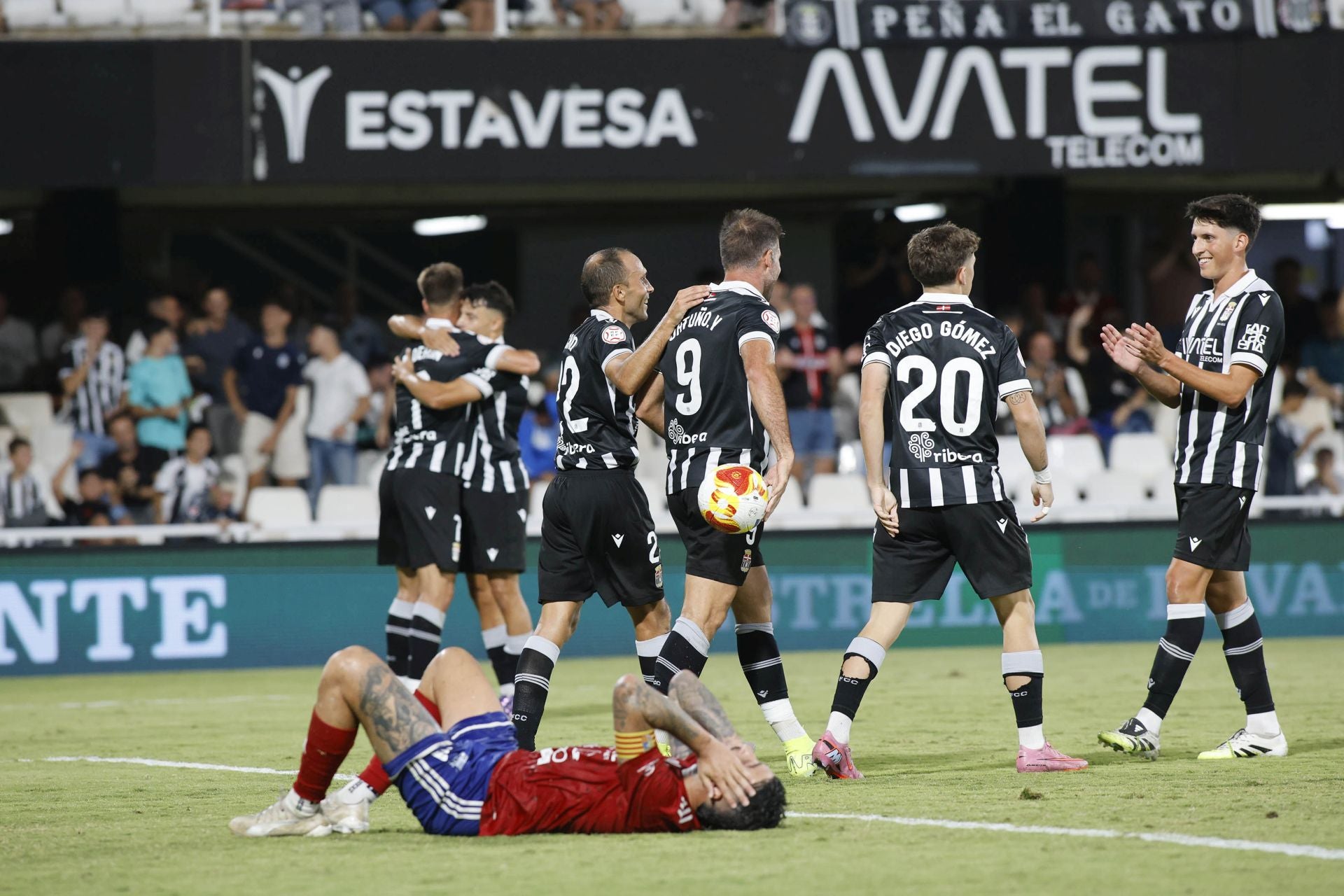 El FC Cartagena aplasta sin piedad al Tarazona, en imágenes