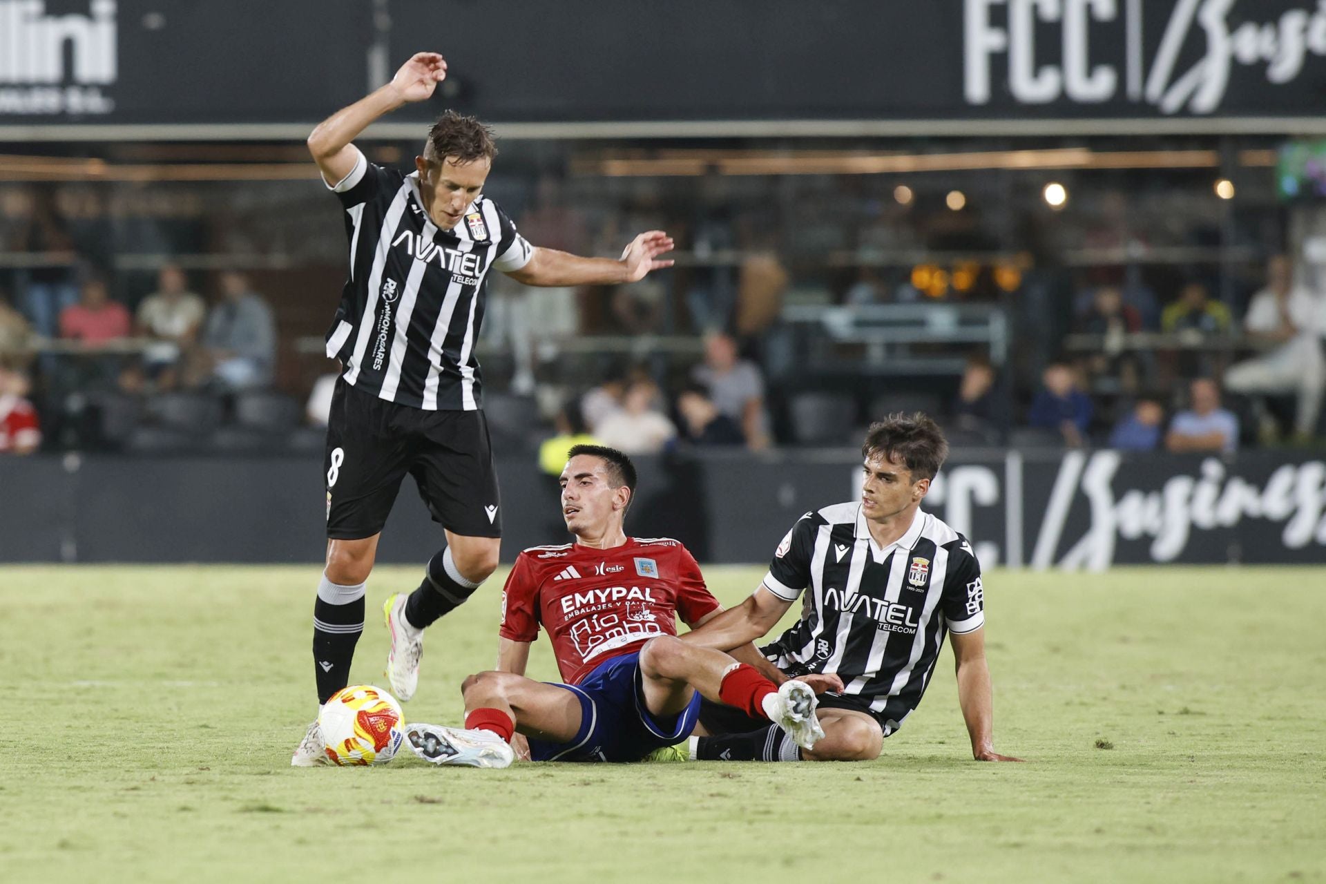 El FC Cartagena aplasta sin piedad al Tarazona, en imágenes