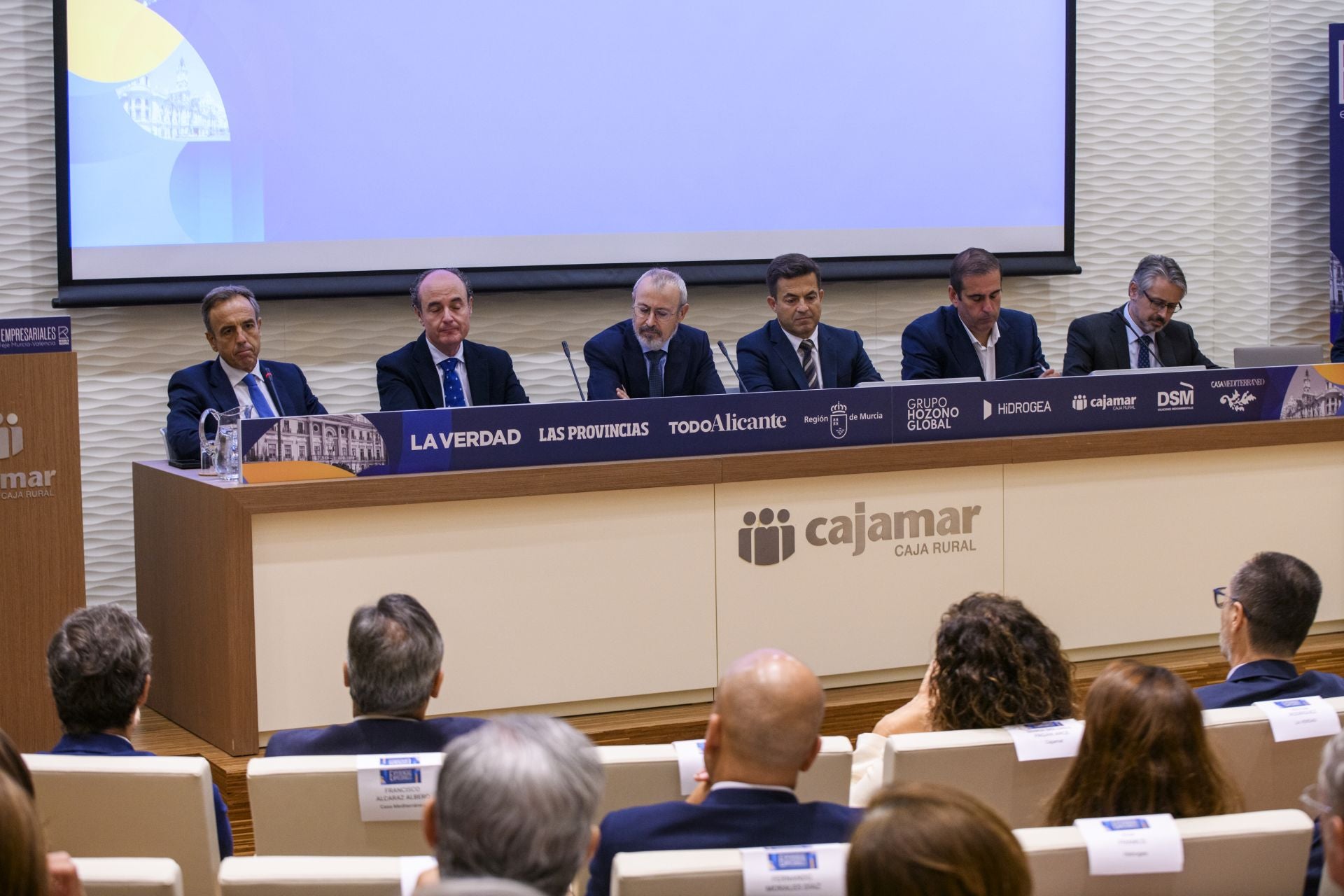 El encuentro &#039;Experiencias Empresariales. Eje Murcia-Valencia&#039;, en imágenes