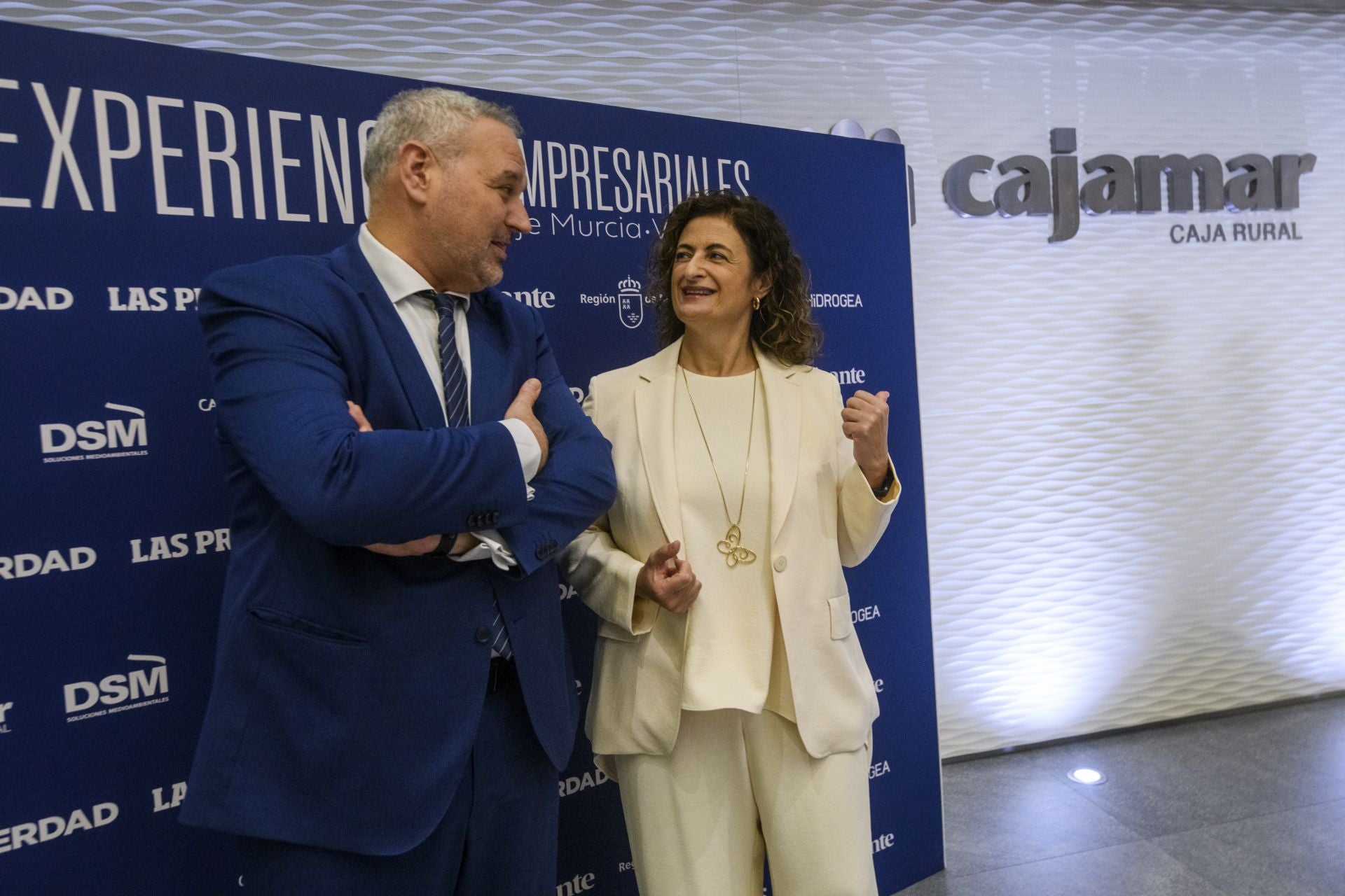 El encuentro &#039;Experiencias Empresariales. Eje Murcia-Valencia&#039;, en imágenes