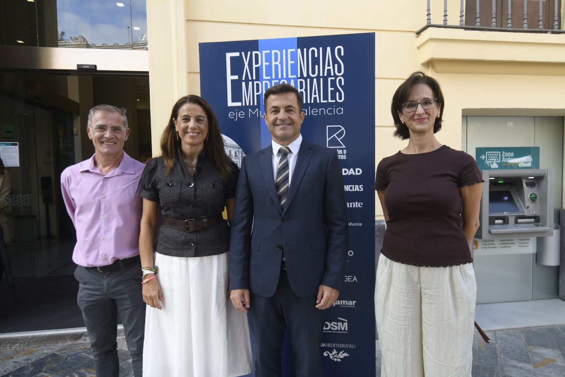 El encuentro &#039;Experiencias Empresariales. Eje Murcia-Valencia&#039;, en imágenes
