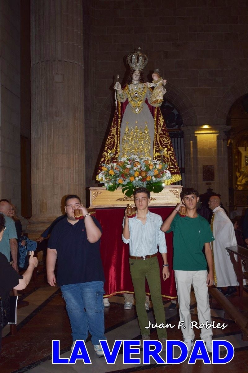 Imágenes de la Misa Solemne y Procesión de la Virgen del Rosario en Caravaca de la Cruz