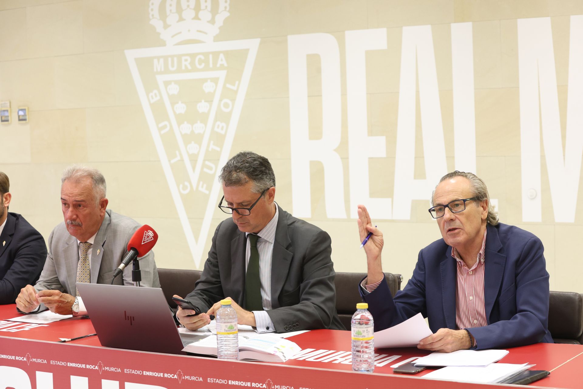 Las imágenes de la junta del Real Murcia