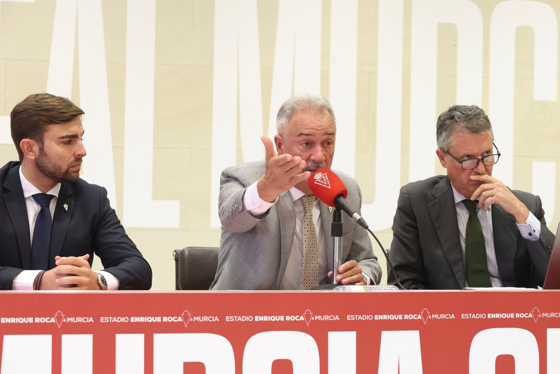 Las imágenes de la junta del Real Murcia