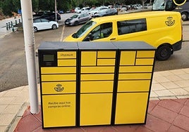 Uno de los puntos de recogida de paquetes habilitado en el Campus de Espinardo.