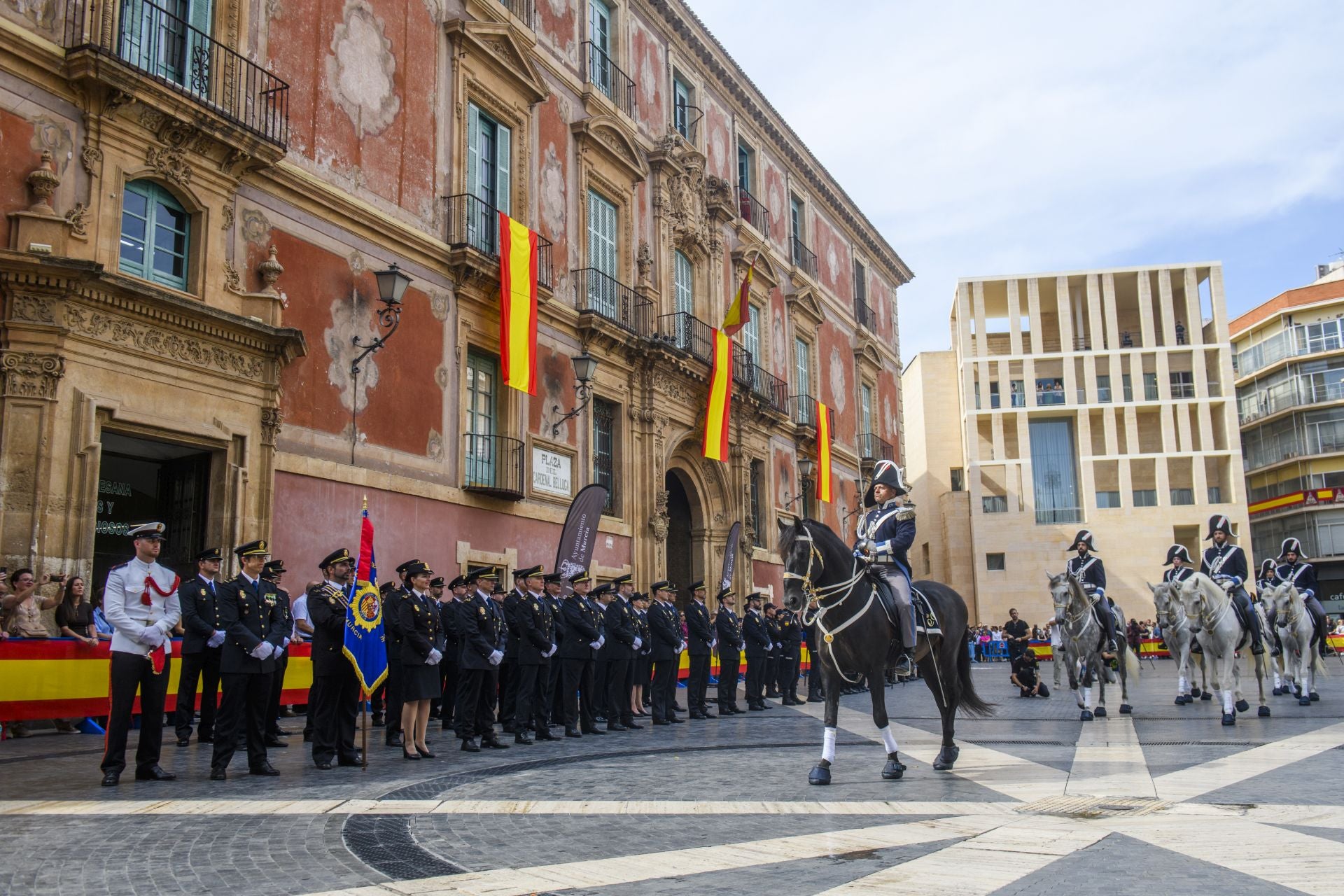 El acto por el Día de la Policía en Murcia, en imágenes
