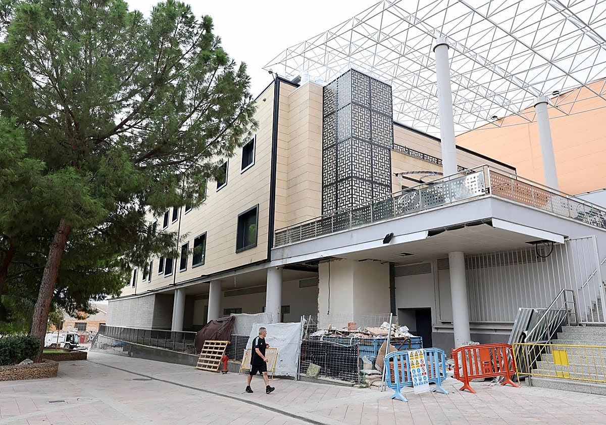 Imagen principal - Exterior del hotel, en el Vega Plaza.