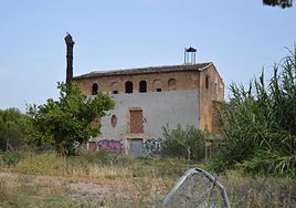 Edificio de la ruinosa casa Torre Falcón, pendiente aún de rehabilitación.