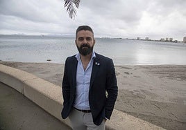 Eugenio Fraile, el pasado jueves, en el paseo de Lo Pagán (San Pedro del Pinatar).