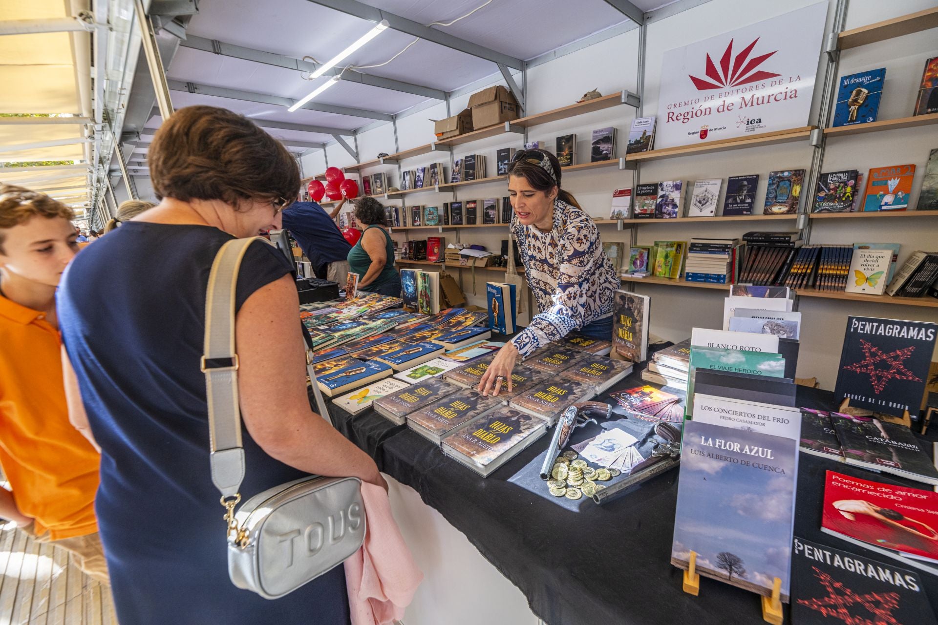 Último día de la Feria del Libro de Murcia, en imágenes