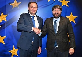 Christophe Hansen y Fernando López Miras, este martes.