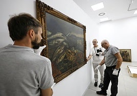 Las imágenes del montaje de la exposición 'Carpe y los maestros Solana y Vázquez Díaz' en Murcia