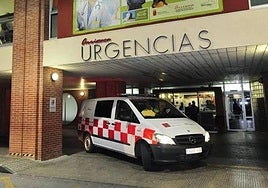 Puerta de Urgencias del hospital Virgen de la Arrixaca, en una fotografía de archivo.