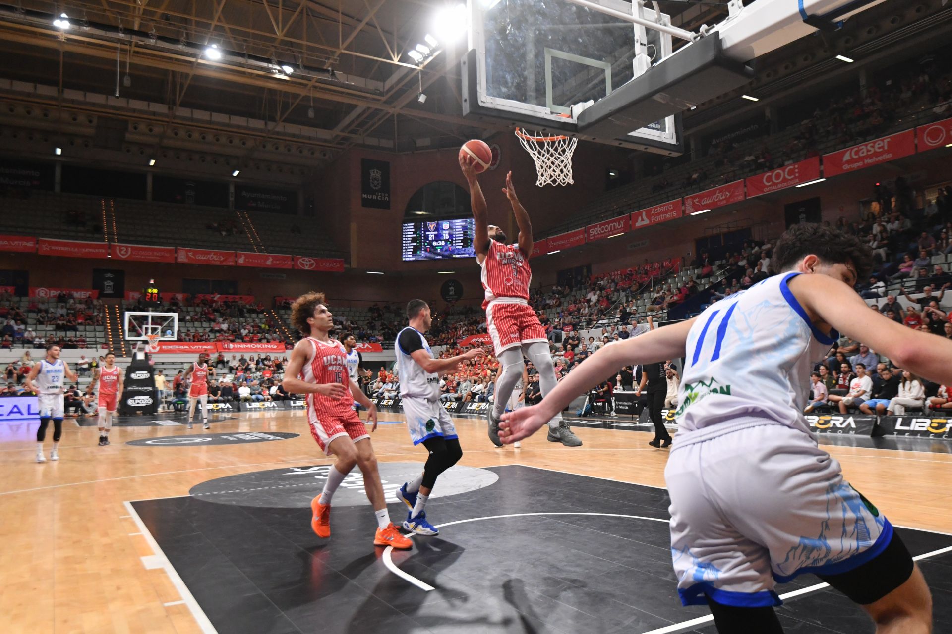 Las imágenes del trinfo del UCAM ante el Rilski (77-63)