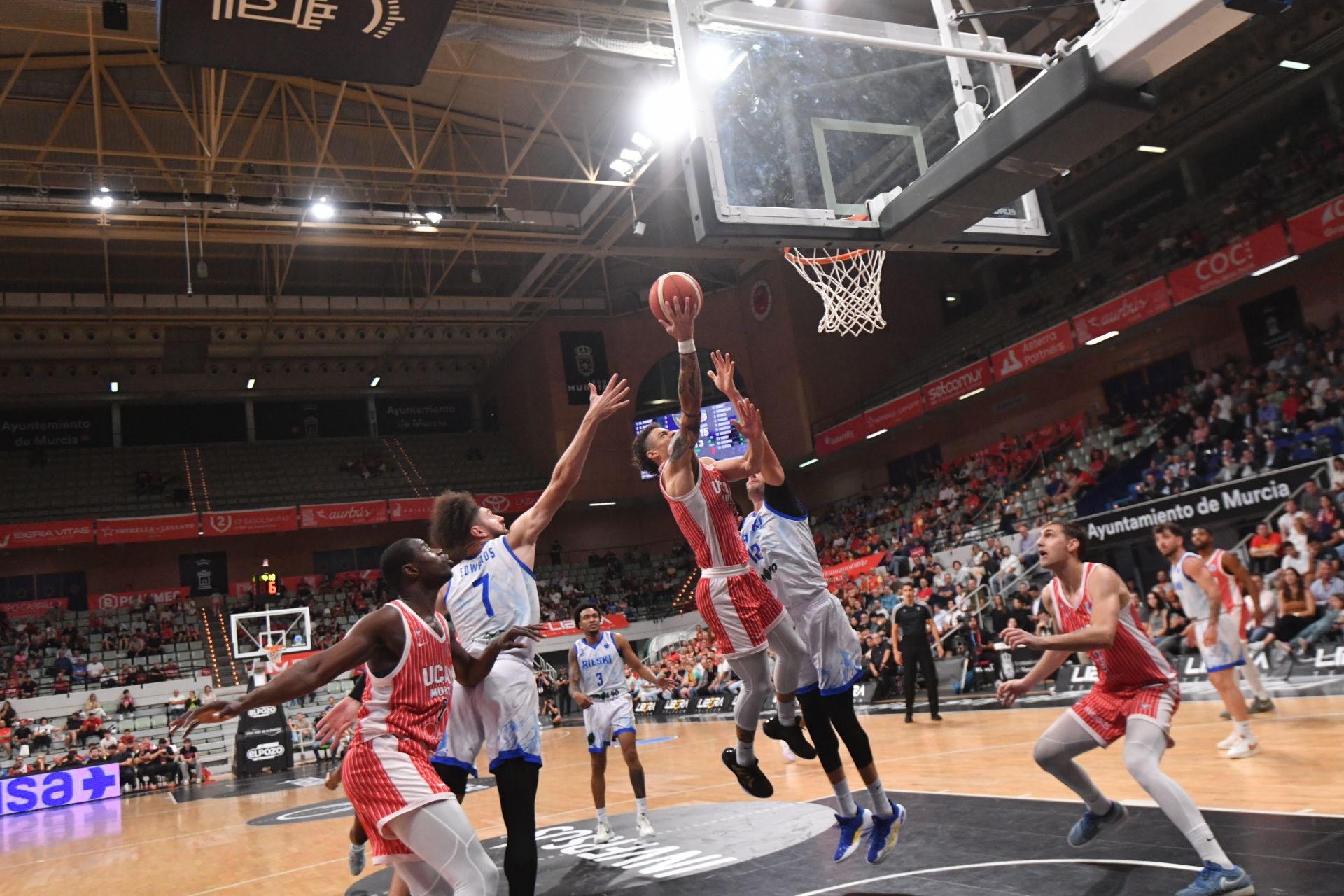 Las imágenes del trinfo del UCAM ante el Rilski (77-63)