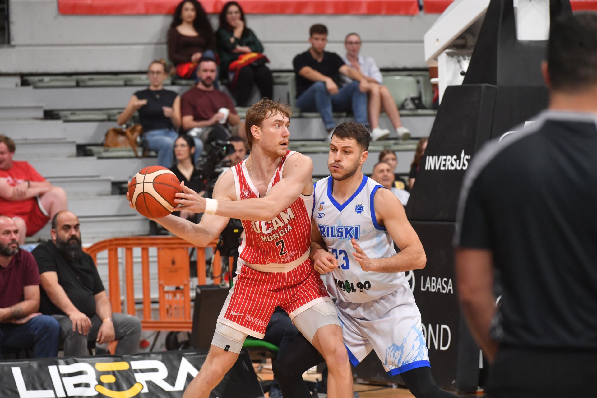 Las imágenes del trinfo del UCAM ante el Rilski (77-63)