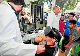 Un estand de la Secyt en una edición anterior en el Paseo del Malecón de Murcia.