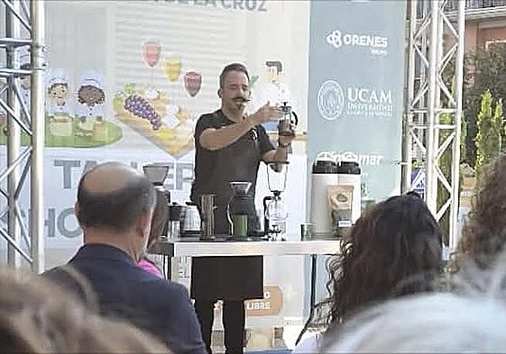 Taller de Café Sazillo en la plaza de San Juan de la Cruz.