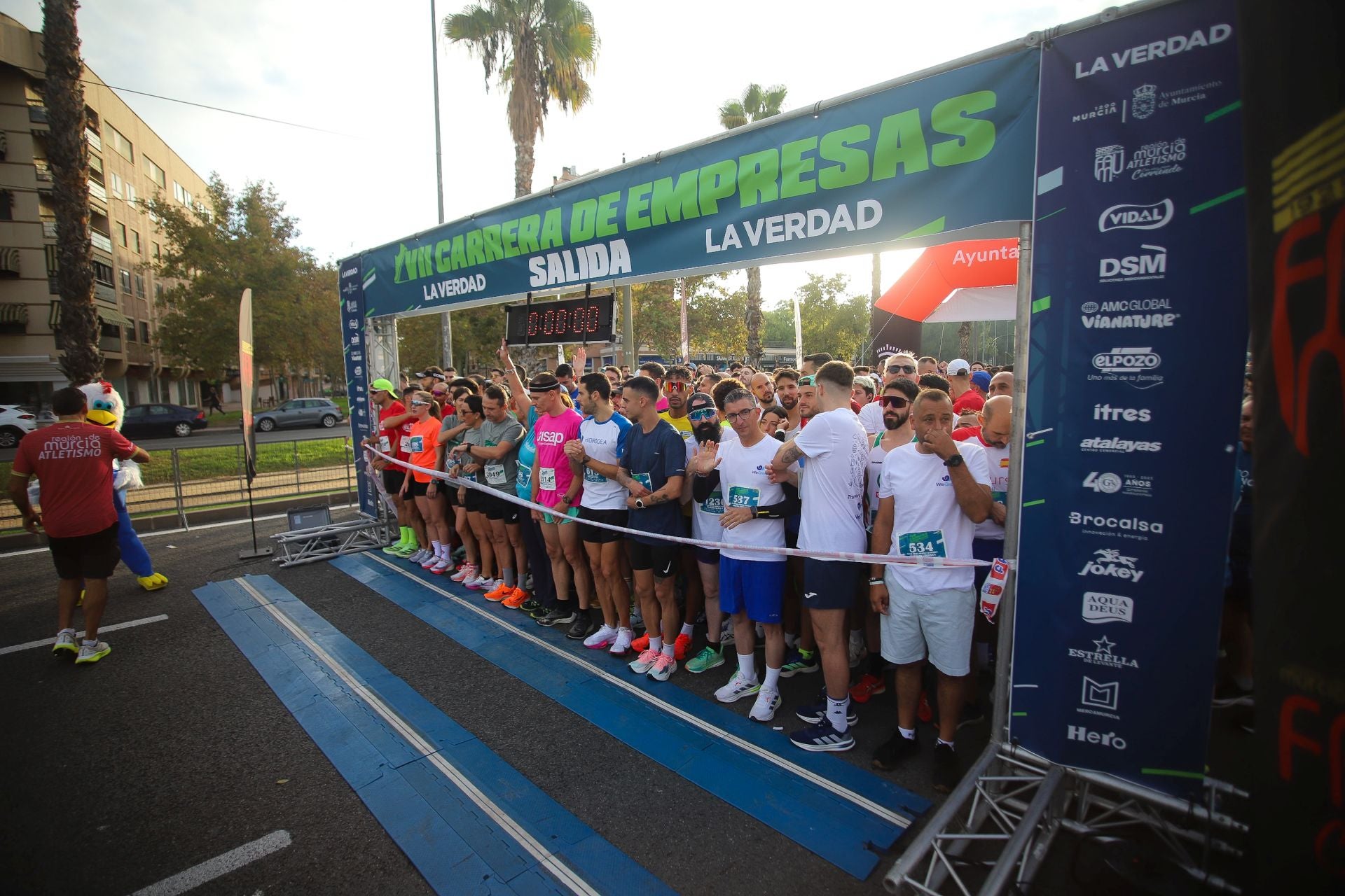 En imágenes, la VII Carrera de Empresas en Murcia