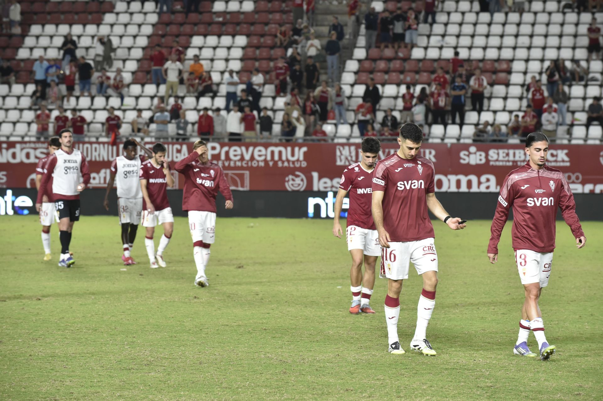 El Real Murcia se estrella ante el Ibiza, en imágenes