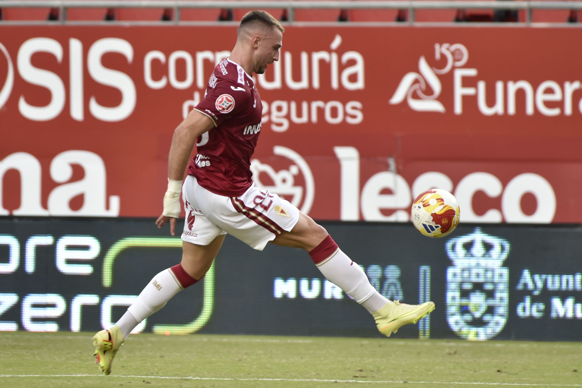 El Real Murcia se estrella ante el Ibiza, en imágenes