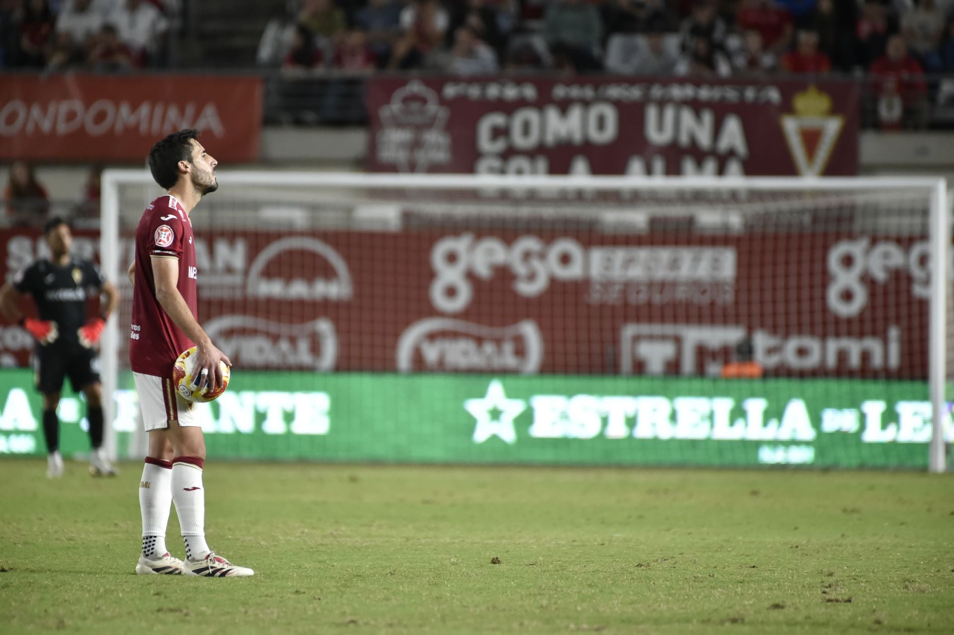 El Real Murcia se estrella ante el Ibiza, en imágenes