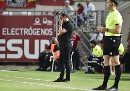 Joseba Etxeberria, cabizbajo en el partido ante el Ibiza