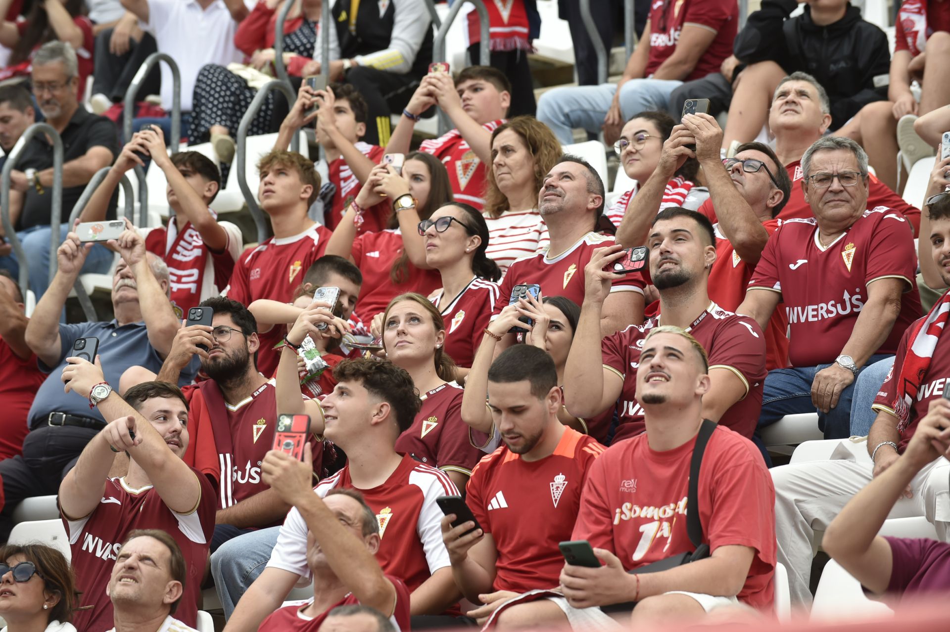 El Real Murcia se estrella ante el Ibiza, en imágenes