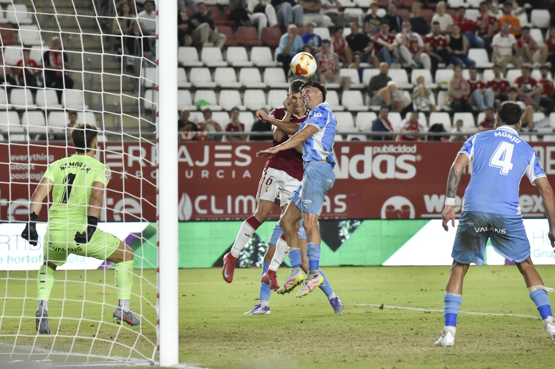 El Real Murcia se estrella ante el Ibiza, en imágenes