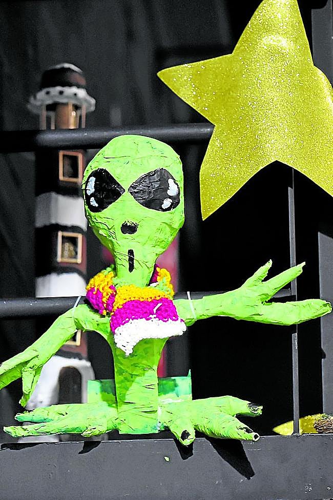 La Asociación Alfa se encarga de la decoración del teatro.