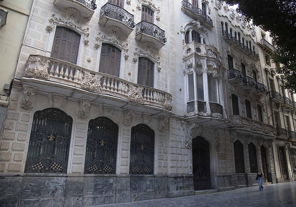 Fachada principal de la Casa Maestre, en la plaza San Francisco.