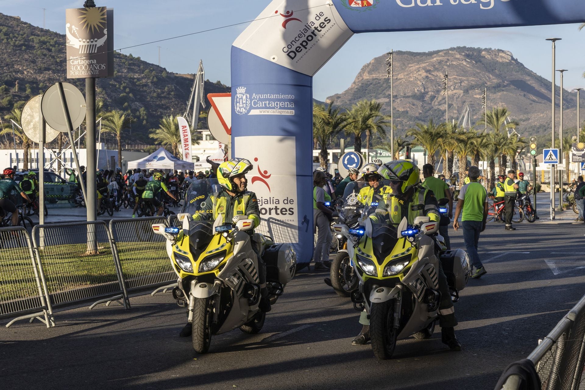 Las imágenes de la carrera solidaria de la Guardia Civil en Cartagena