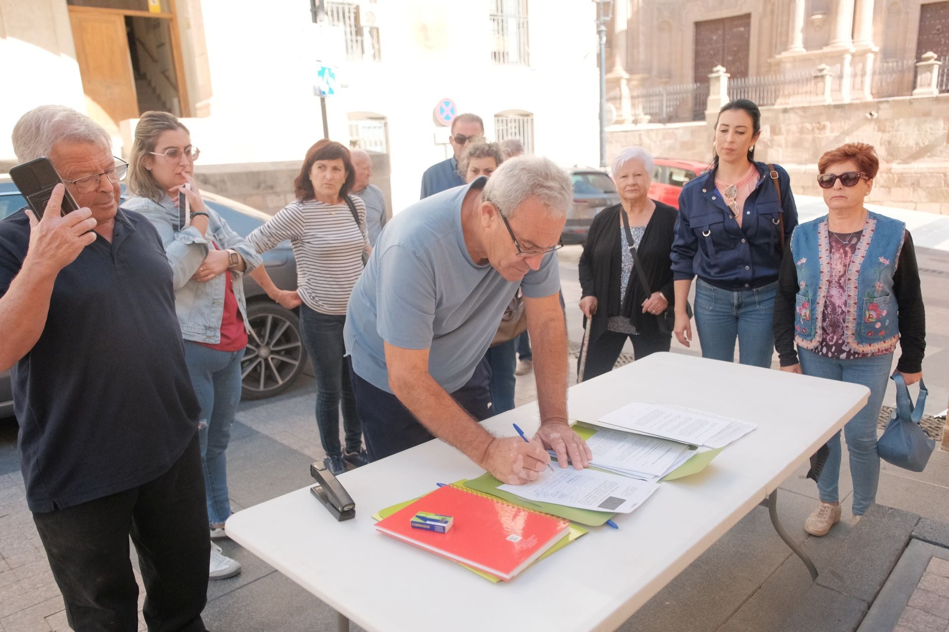 Vecinos recogen firmas contra los mapas de zonas inundables.
