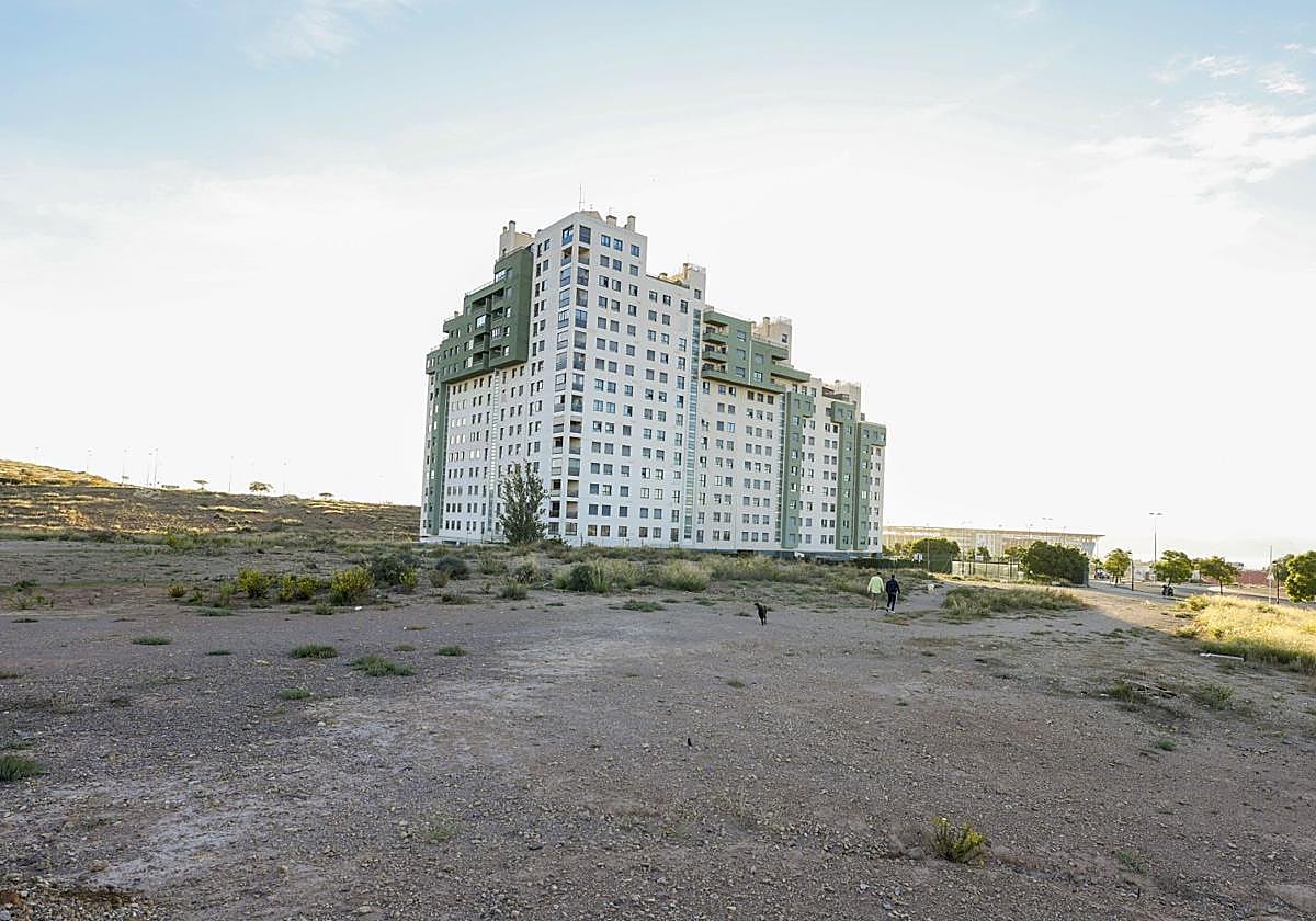 Solar en el que se ubicarán las dos torres previstas por Iberdrola.