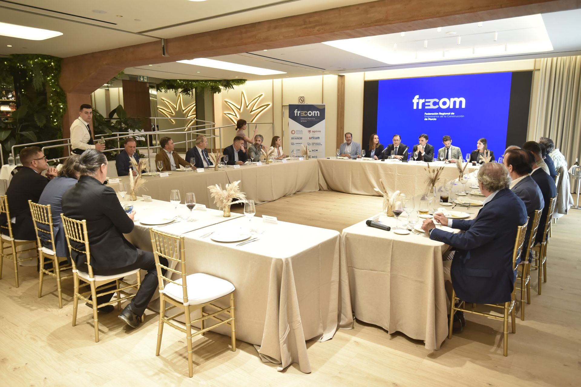 El foro &#039;Protagonistas Frecom&#039;, en imágenes