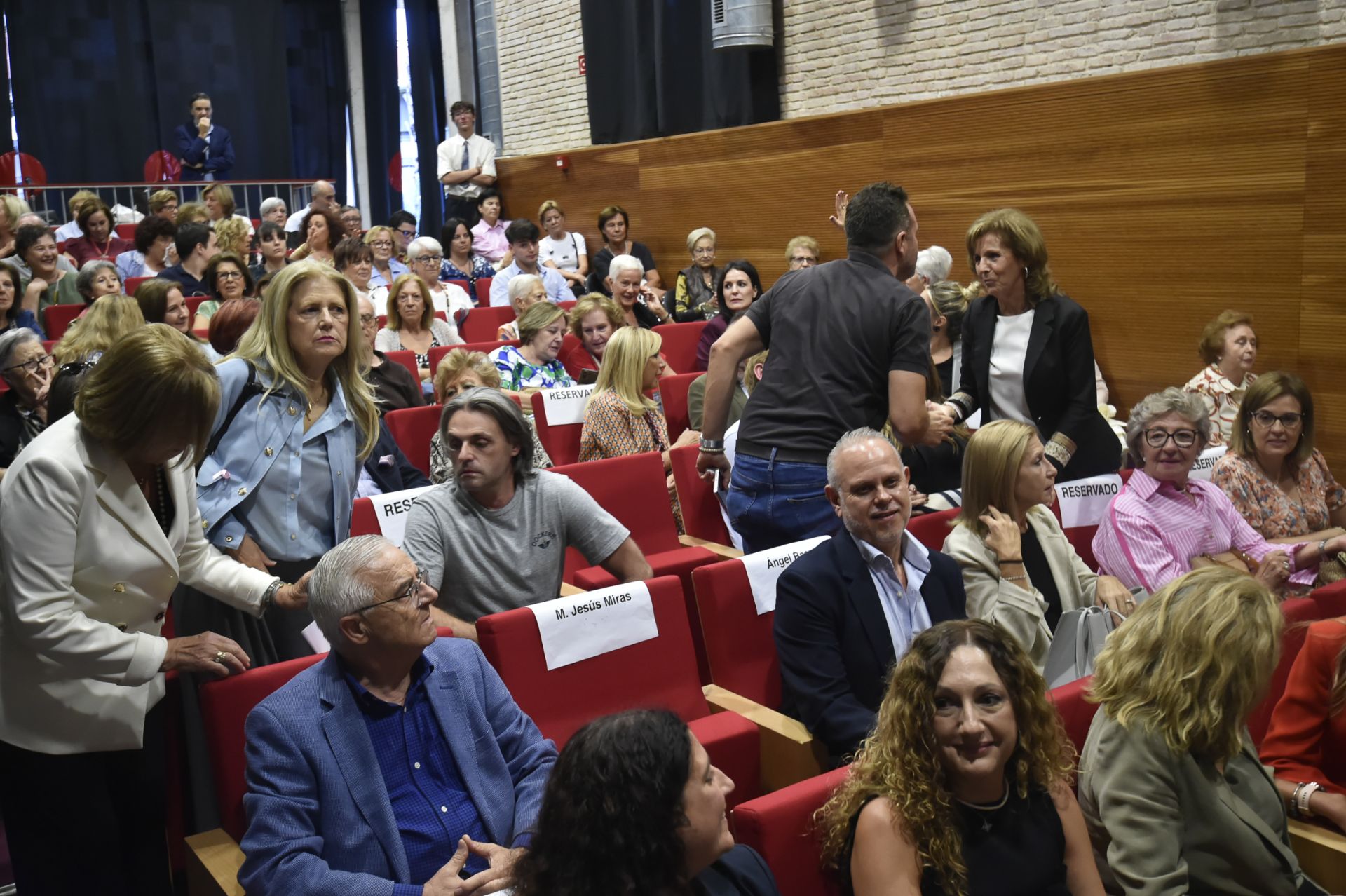 Esperanza Aguirre presenta su libro en Murcia, en imágenes