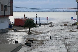 Arrastres al Mar Menor provocados por la dana 'Alice' en Los Alcázares.